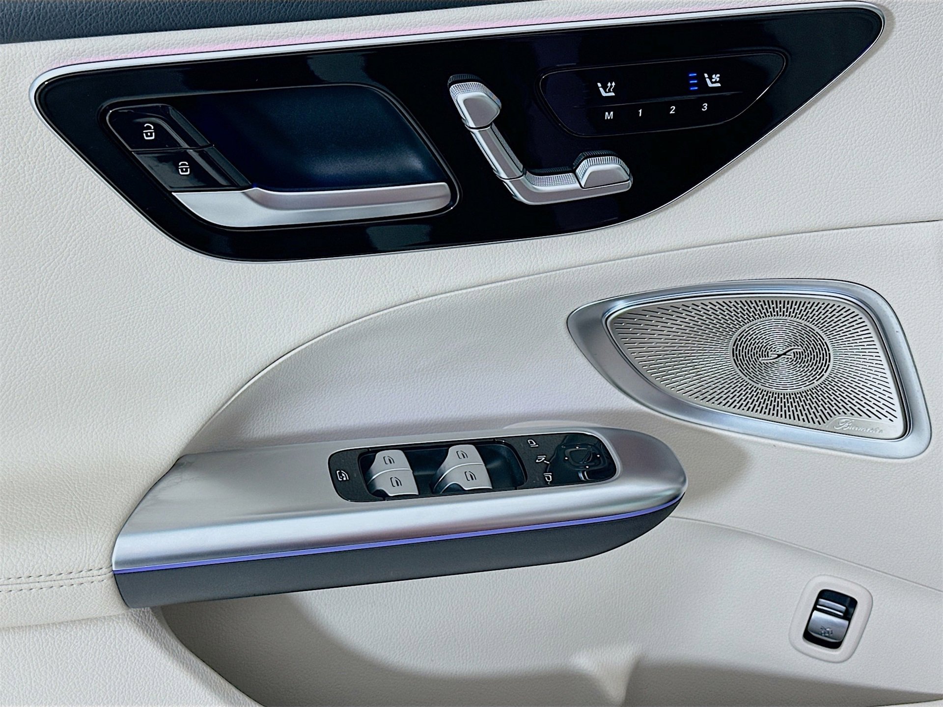 Used 2025 Mercedes-Benz C 300 Sedan image 19