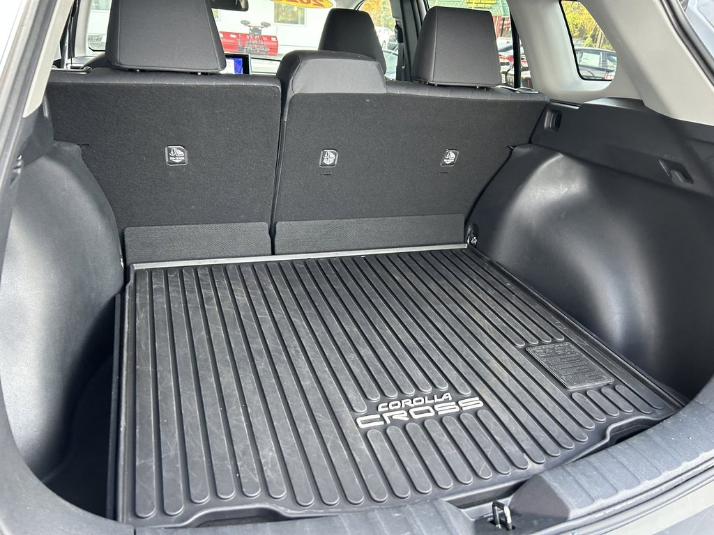 Certified 2023 Toyota Corolla Cross LE image 11