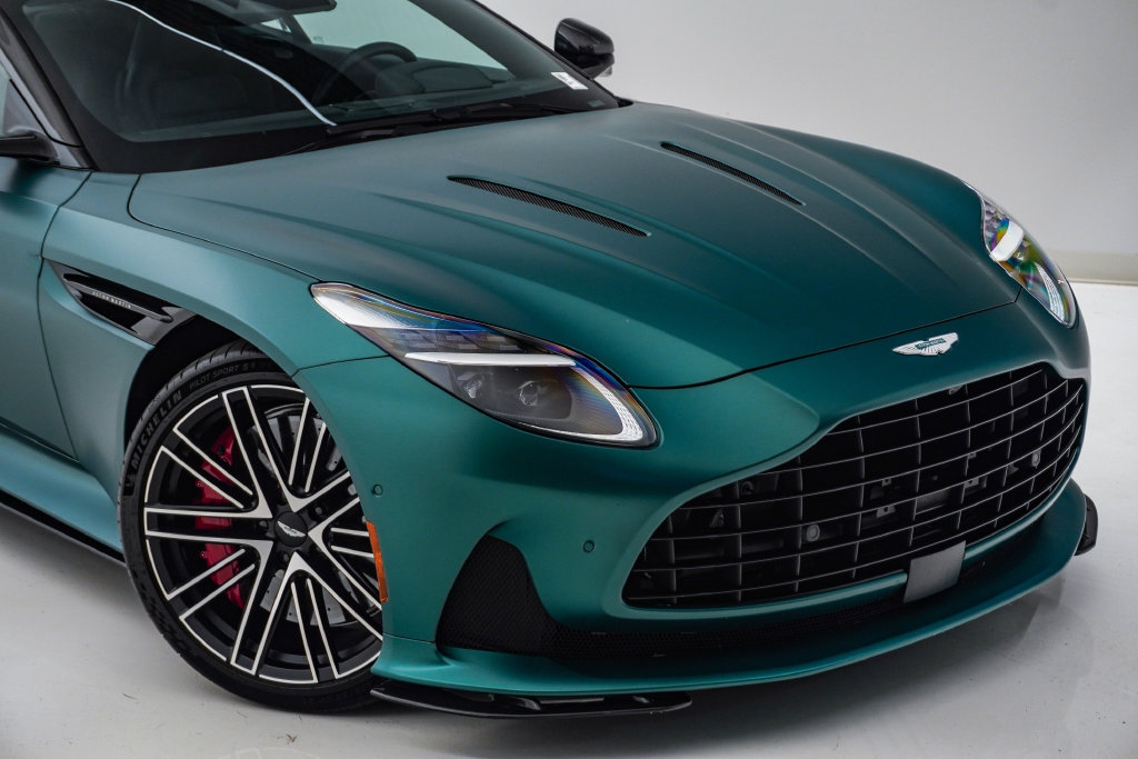 Used 2025 Aston Martin DB12 Coupe RWD image 4