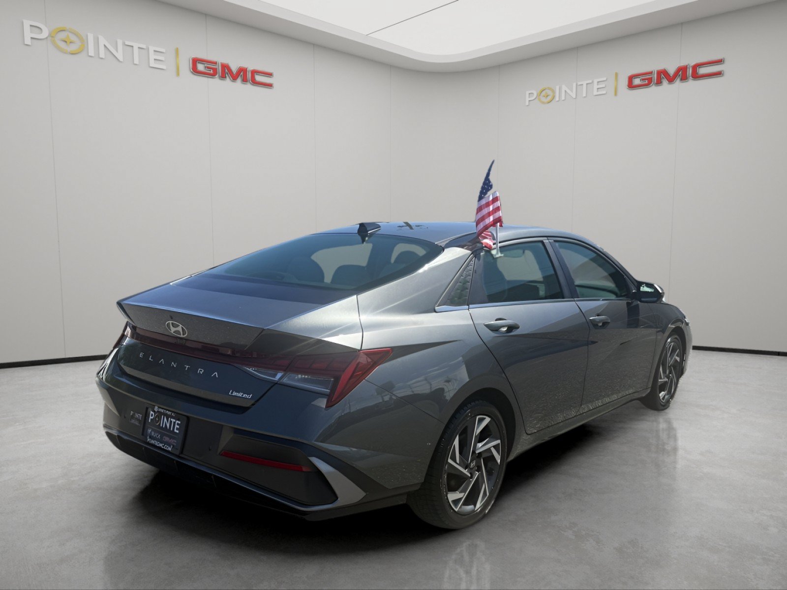 Used 2024 Hyundai Elantra Limited FWD image 3
