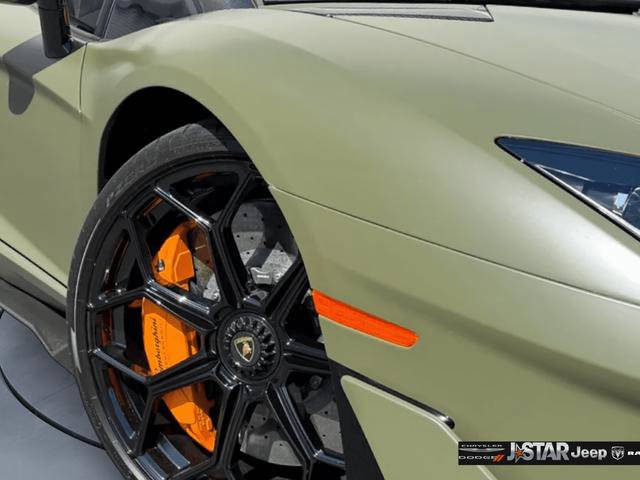 Used 2021 Lamborghini Aventador SVJ AWD/4WD image 31