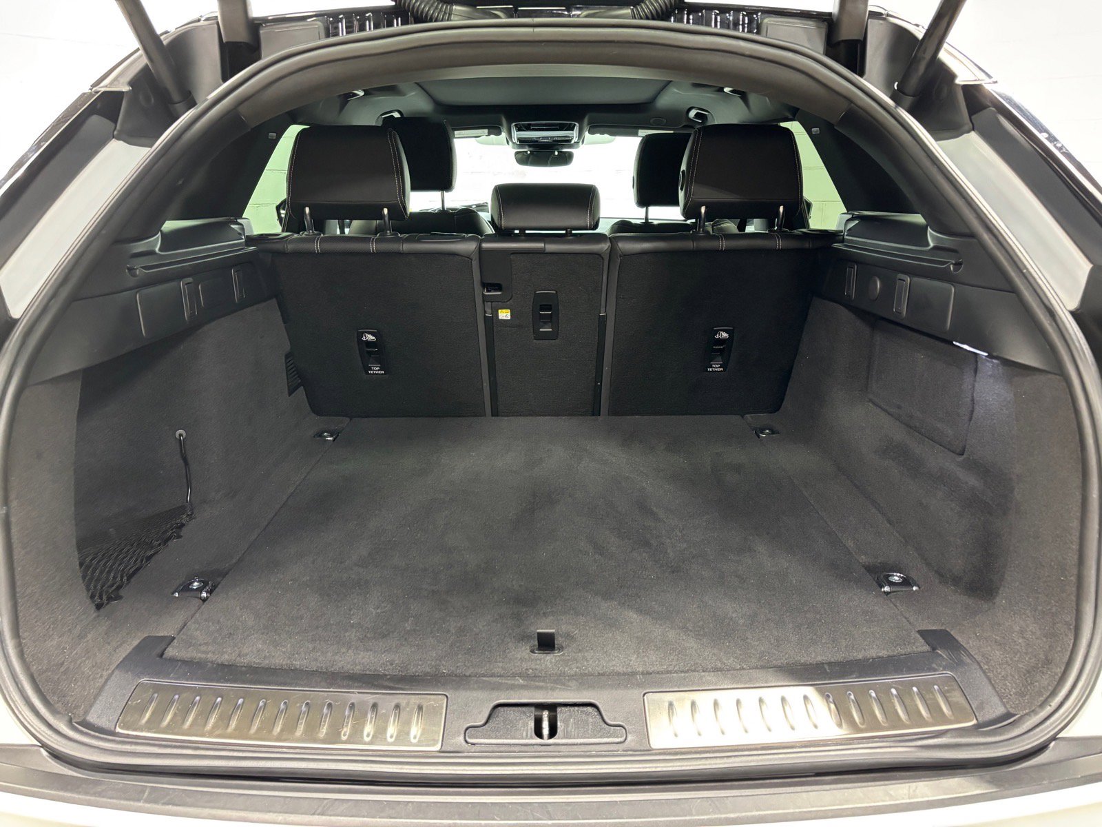 Used 2022 Land Rover Range Rover Velar R-Dynamic S AWD/4WD image 42