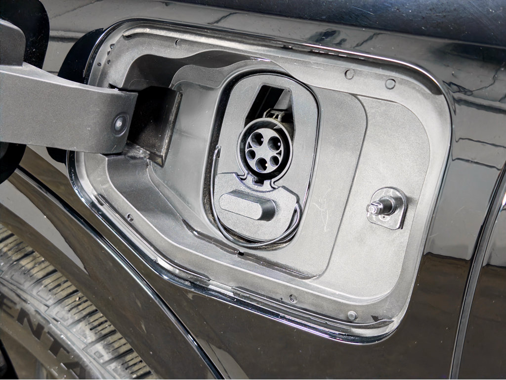 Used 2024 Chevrolet Equinox EV RS w/ Active Safety Package 3 FWD image 5