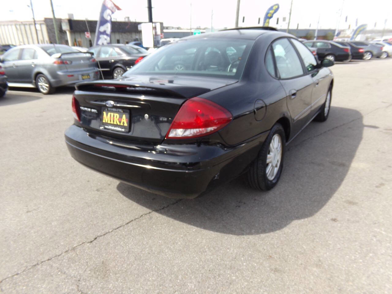 Used 2004 Ford Taurus SEL image 45