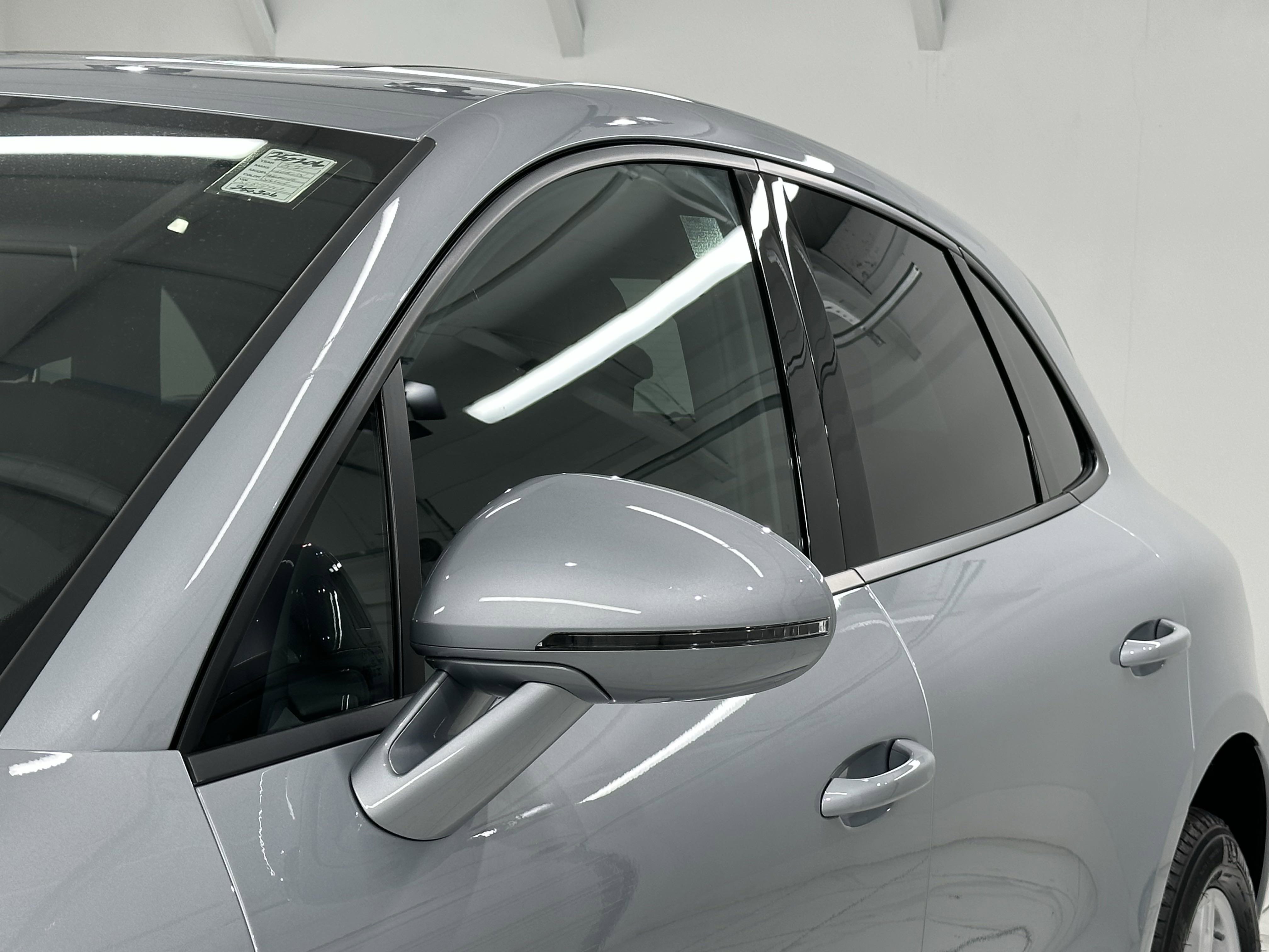 Certified 2025 Porsche Macan image 19