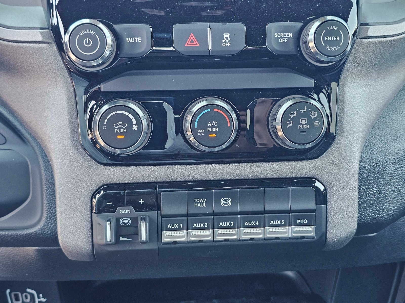 New 2027 RAM 4500 Tradesman w/ Chrome Appearance Group AWD/4WD image 30