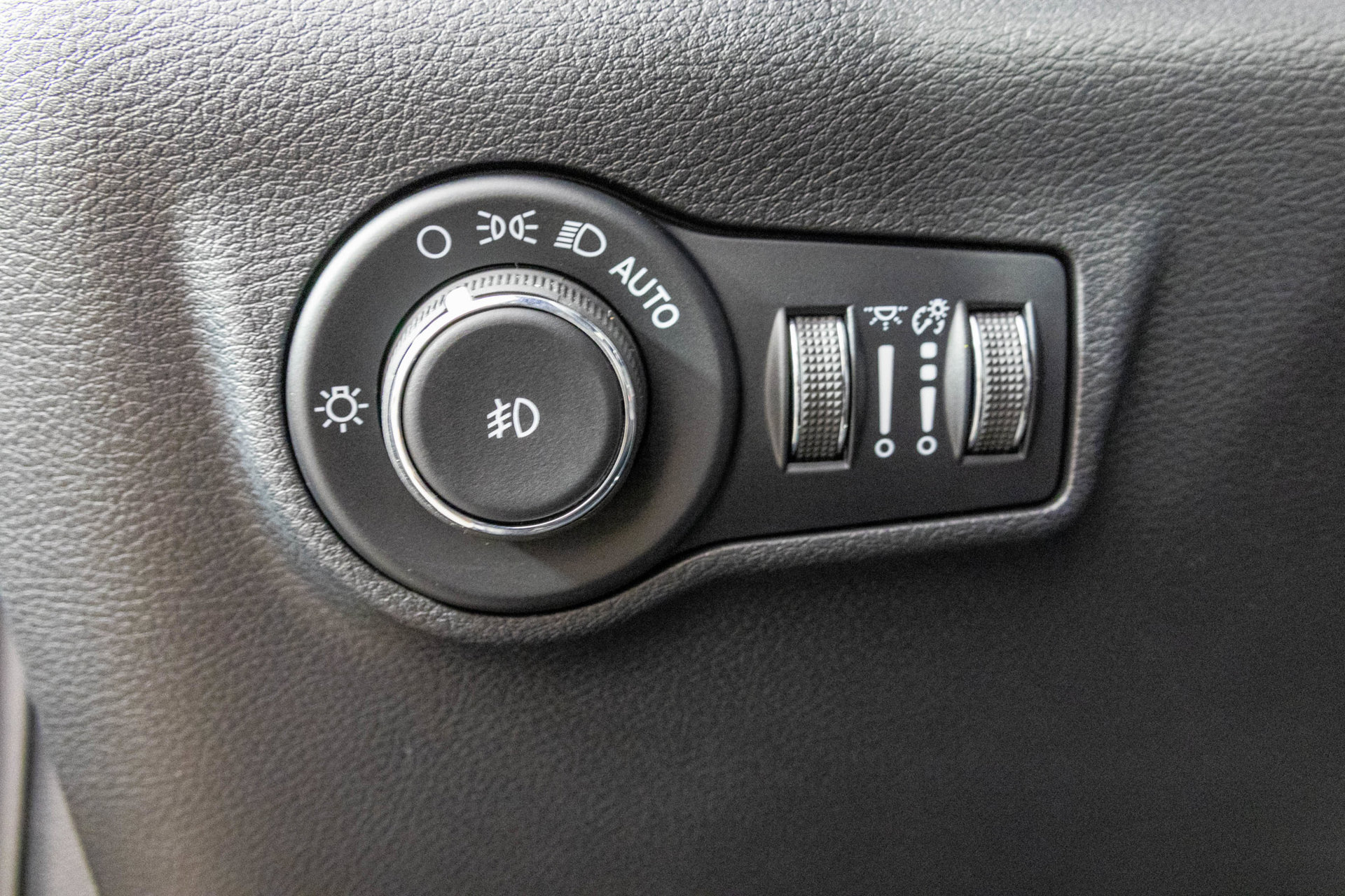 New 2026 Jeep Compass Latitude AWD/4WD image 29