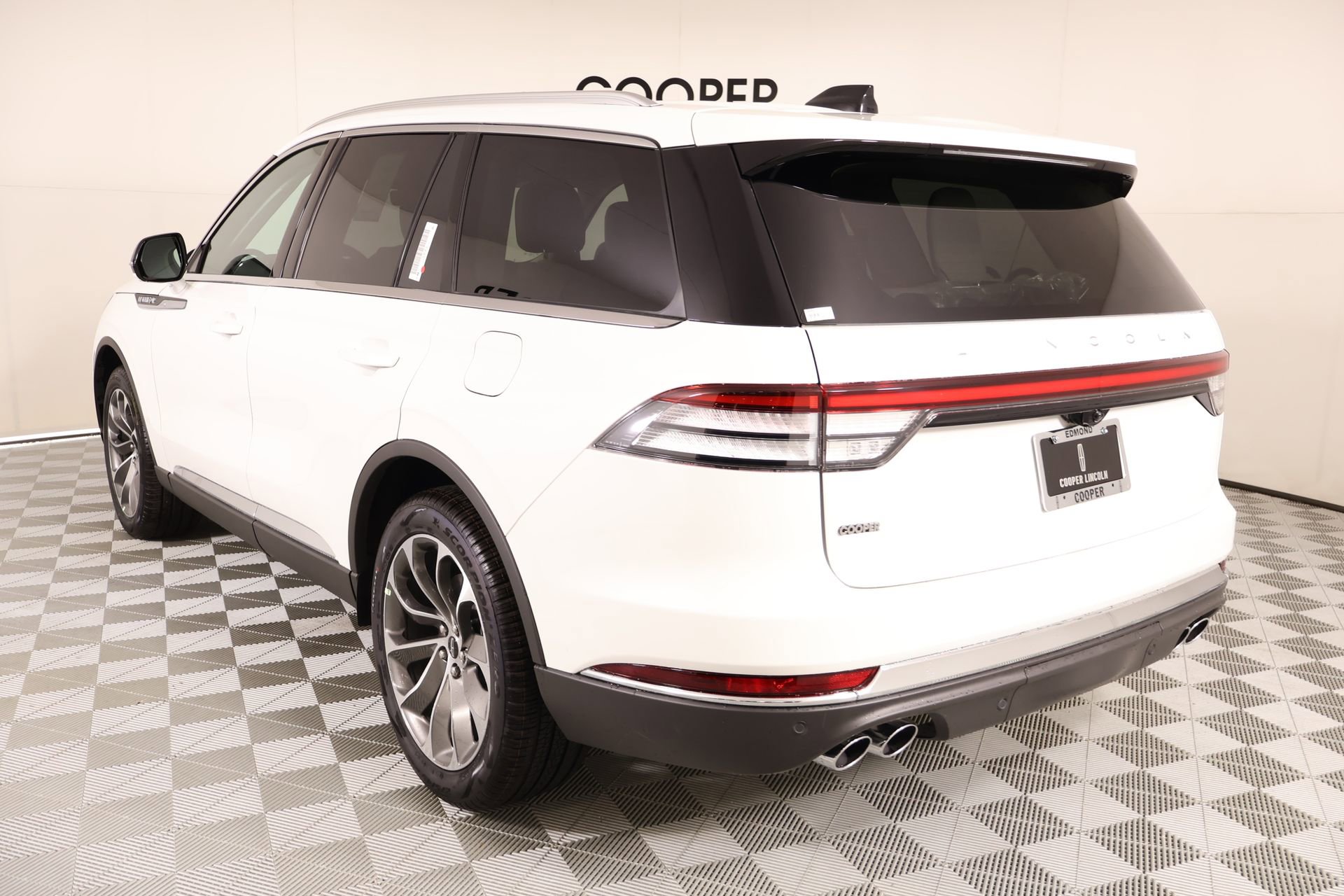New 2026 Lincoln Aviator AWD image 24