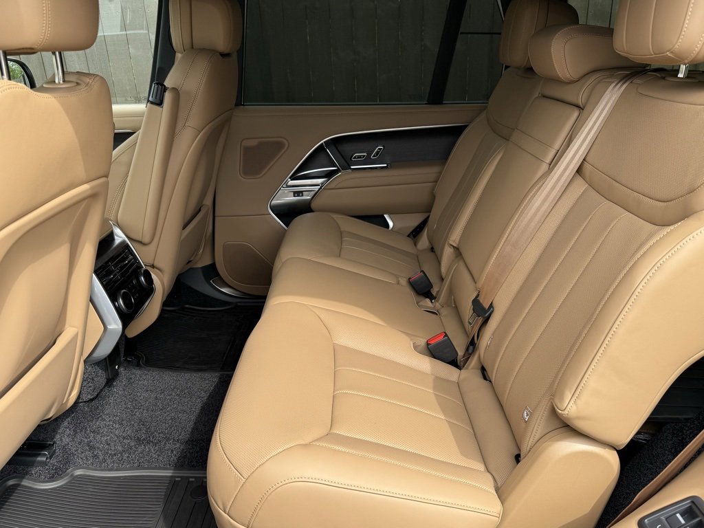 New 2025 Land Rover Range Rover Long Wheelbase SE image 33