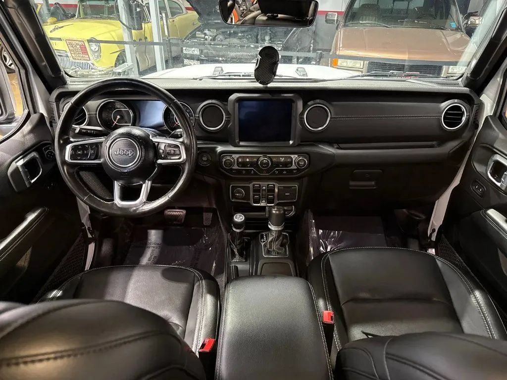 Used 2021 Jeep Gladiator Overland w/ Popular Equipment Package AWD/4WD image 13