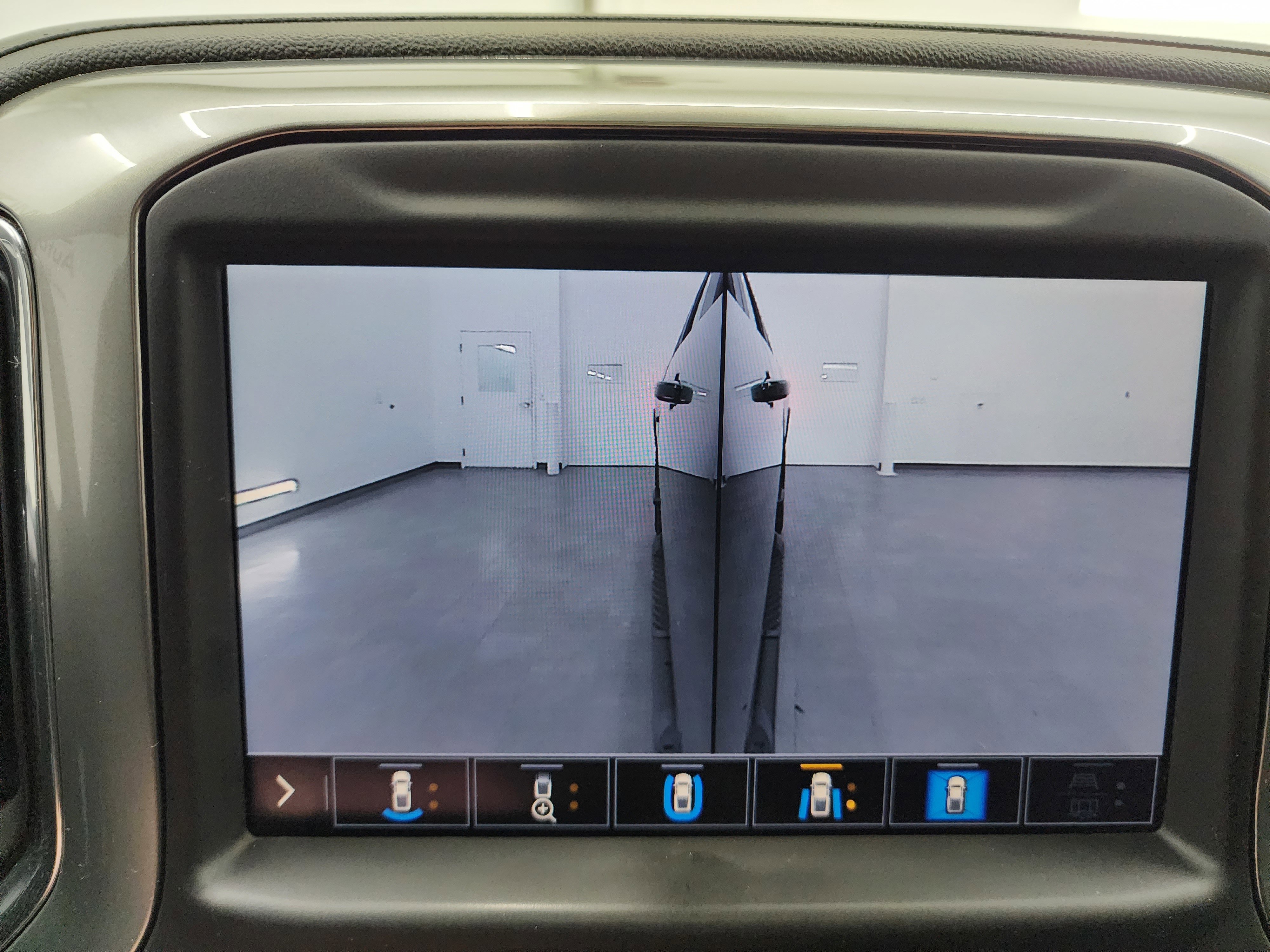 Used 2023 Chevrolet Silverado 2500 LTZ w/ LTZ Plus Package image 71