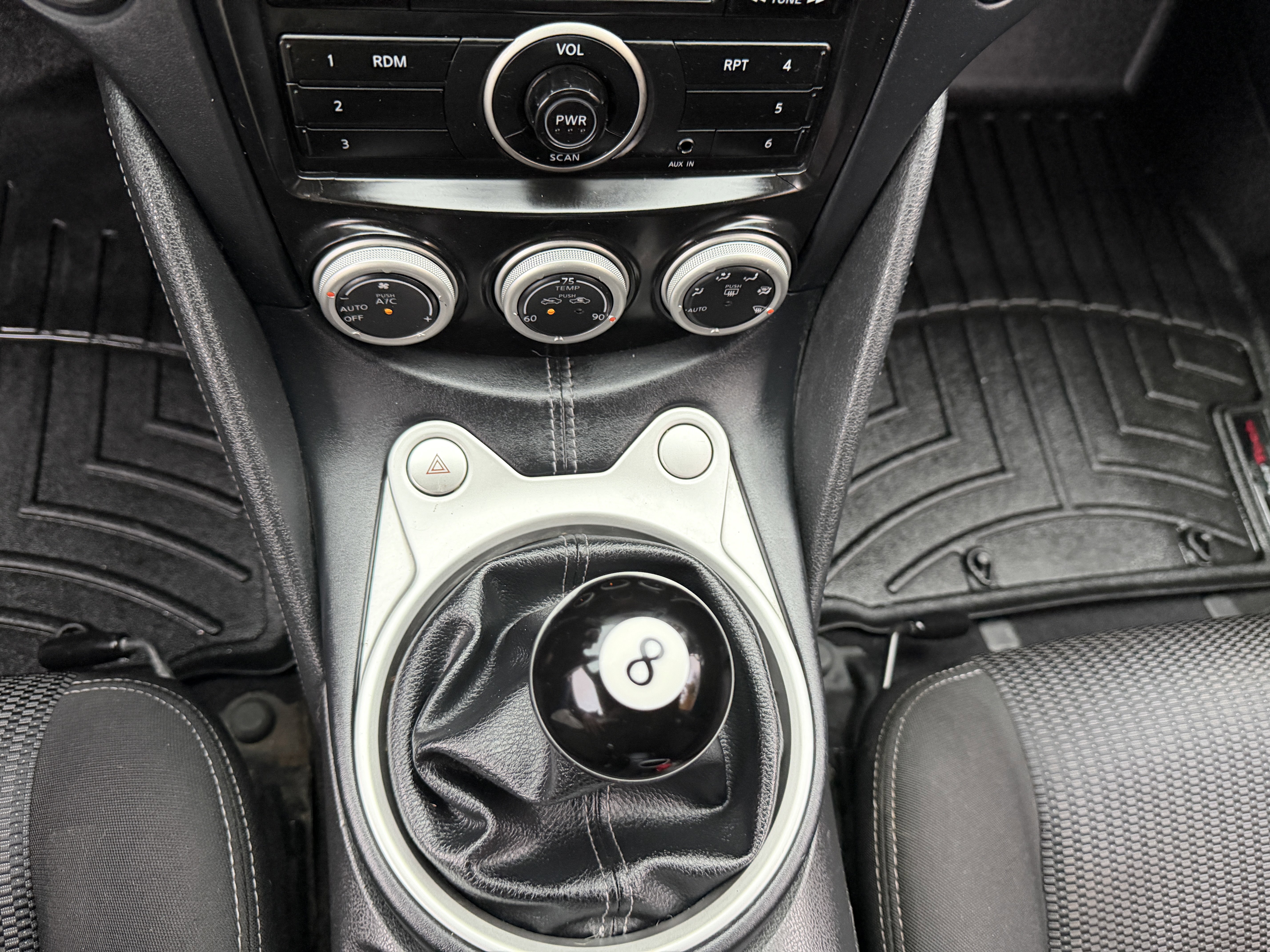 Used 2011 Nissan 370Z Coupe image 24