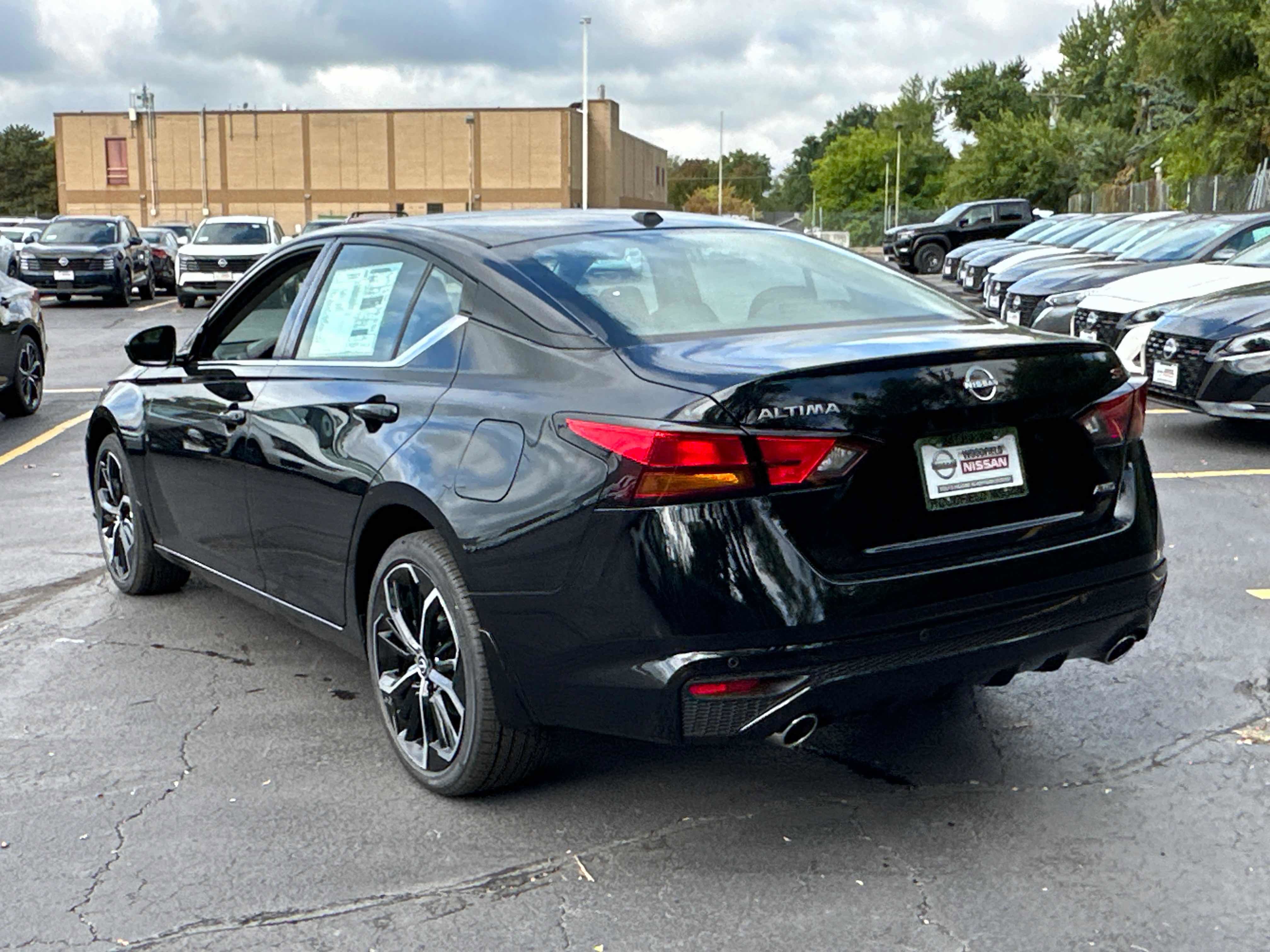 New 2025 Nissan Altima 2.5 SR w/ SR Premium Package image 6