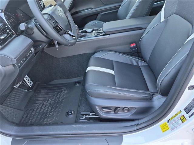 New 2026 Toyota Camry Hybrid AWD/4WD image 4
