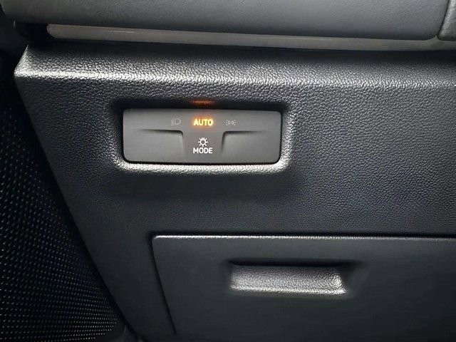 New 2026 Volkswagen Tiguan SE R-Line image 10