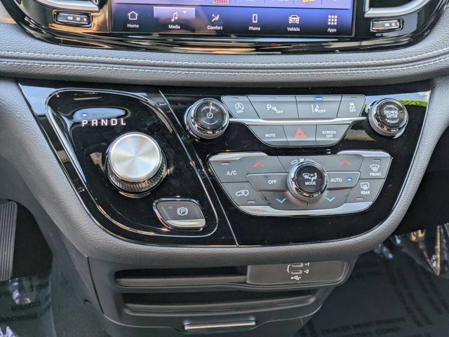 New 2026 Chrysler Pacifica Select w/ S Appearance Package FWD image 20