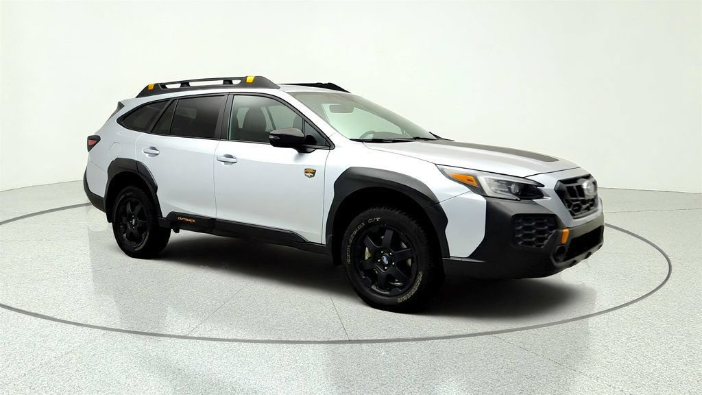 Used 2025 Subaru Outback Wilderness AWD/4WD image 3