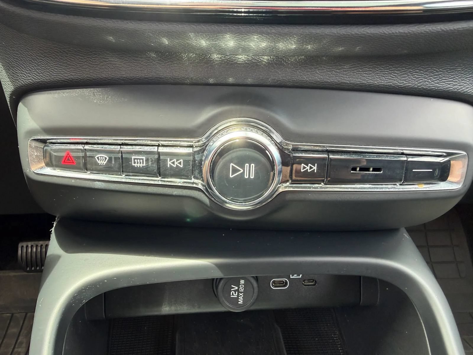Used 2023 Volvo C40 P8 Recharge Plus w/ Protection Package Premier AWD/4WD image 20
