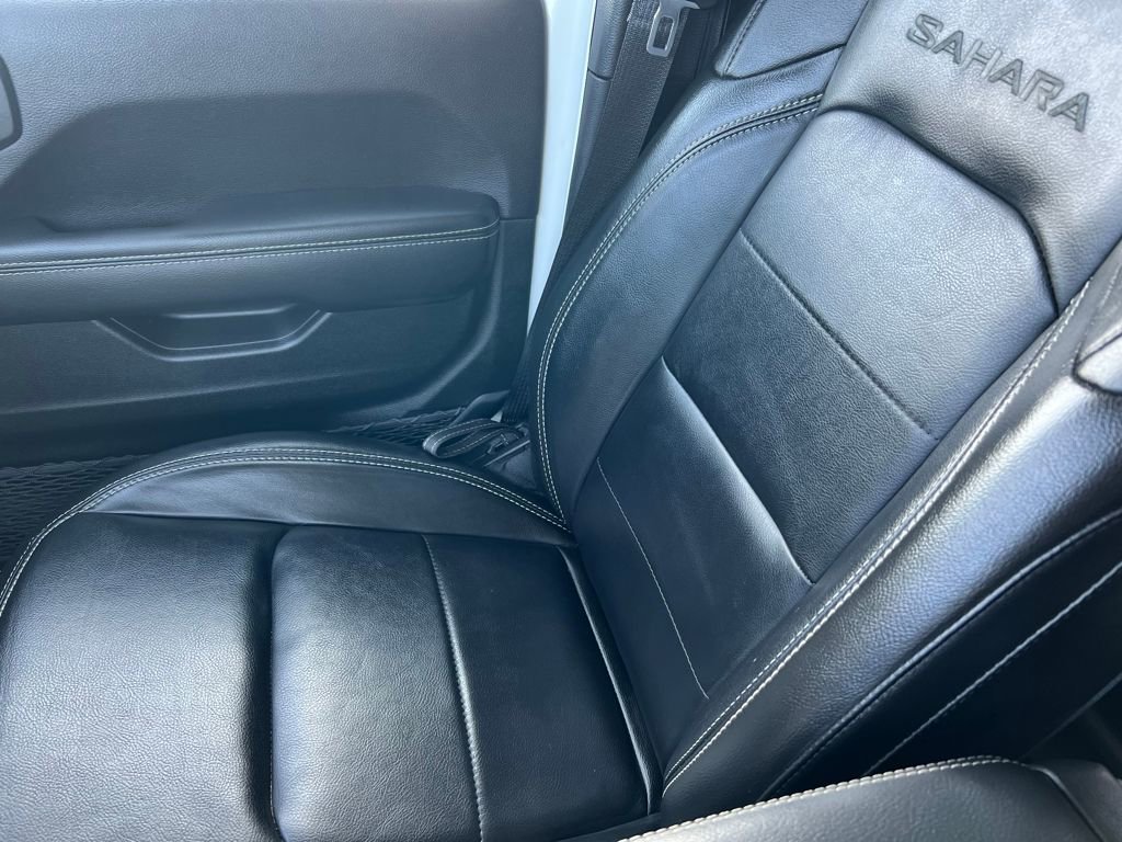 Used 2022 Jeep Wrangler Unlimited Sahara w/ Cold Weather Group image 34