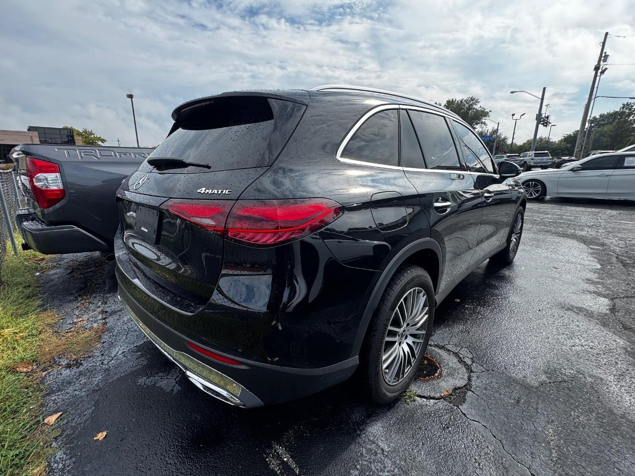 Used 2019 Mercedes-Benz GLC 300 4MATIC image 4