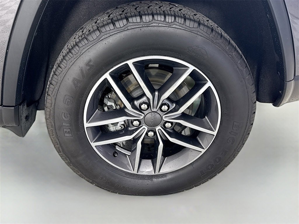 Used 2020 Jeep Grand Cherokee Limited w/ Trailer Tow Group IV image 29