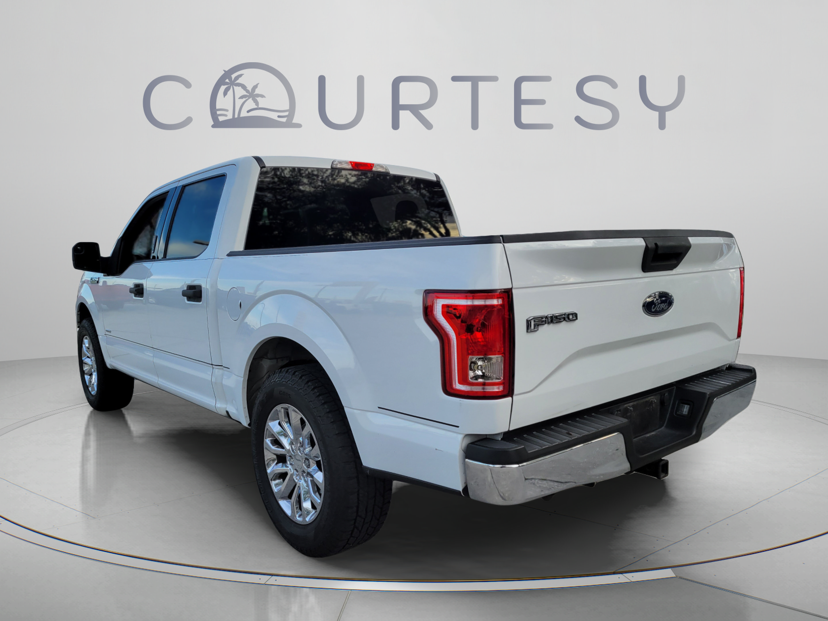 Used 2015 Ford F150 XLT RWD image 2