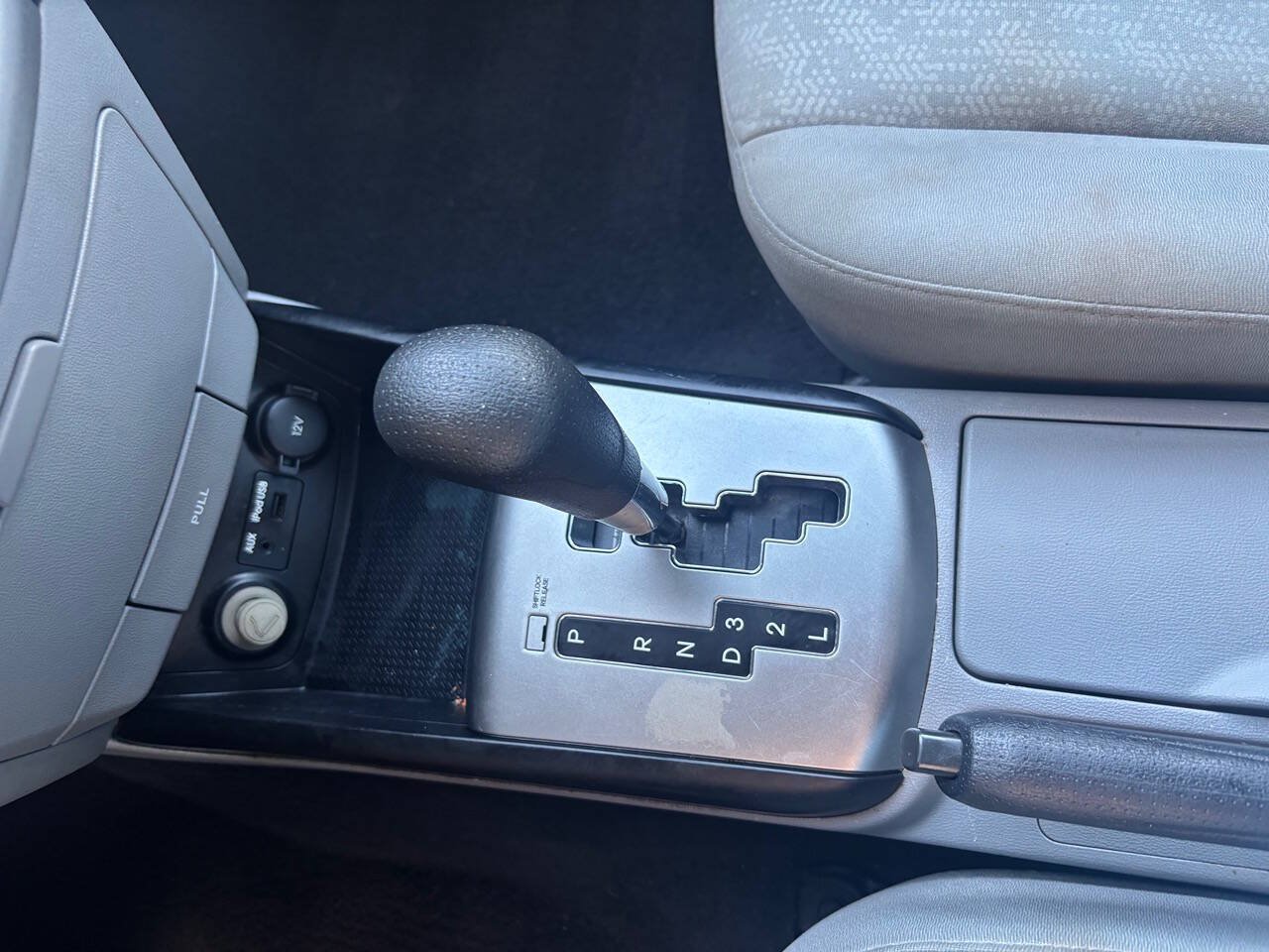 Used 2010 Hyundai Elantra GLS FWD image 17