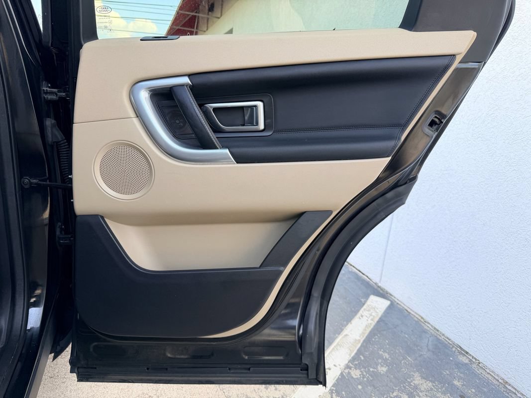 Used 2016 Land Rover Discovery Sport HSE AWD/4WD image 26