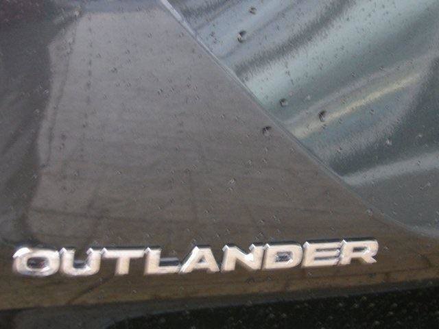 New 2025 Mitsubishi Outlander SEL image 8