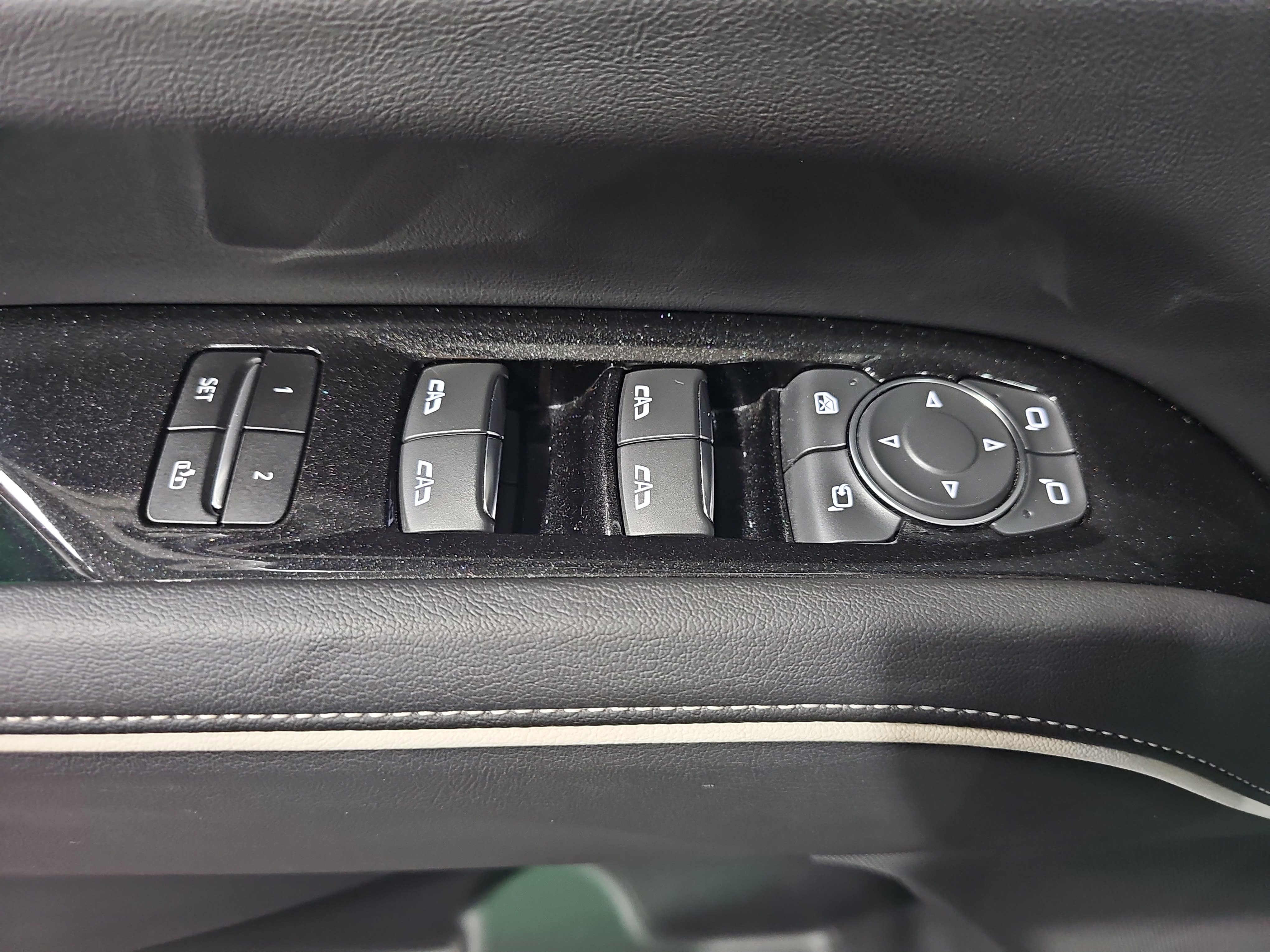 Used 2021 Cadillac Escalade ESV Premium Luxury image 30