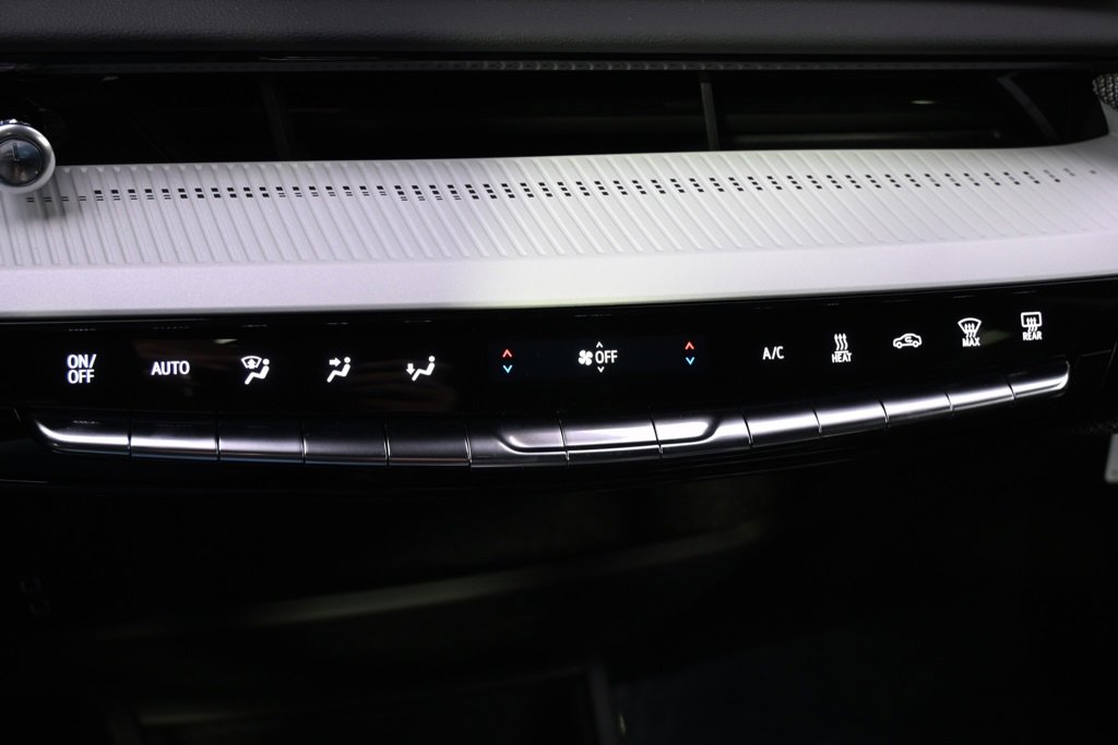 New 2025 Cadillac Optiq Sport 2 w/ LPO, ONYX Package image 29