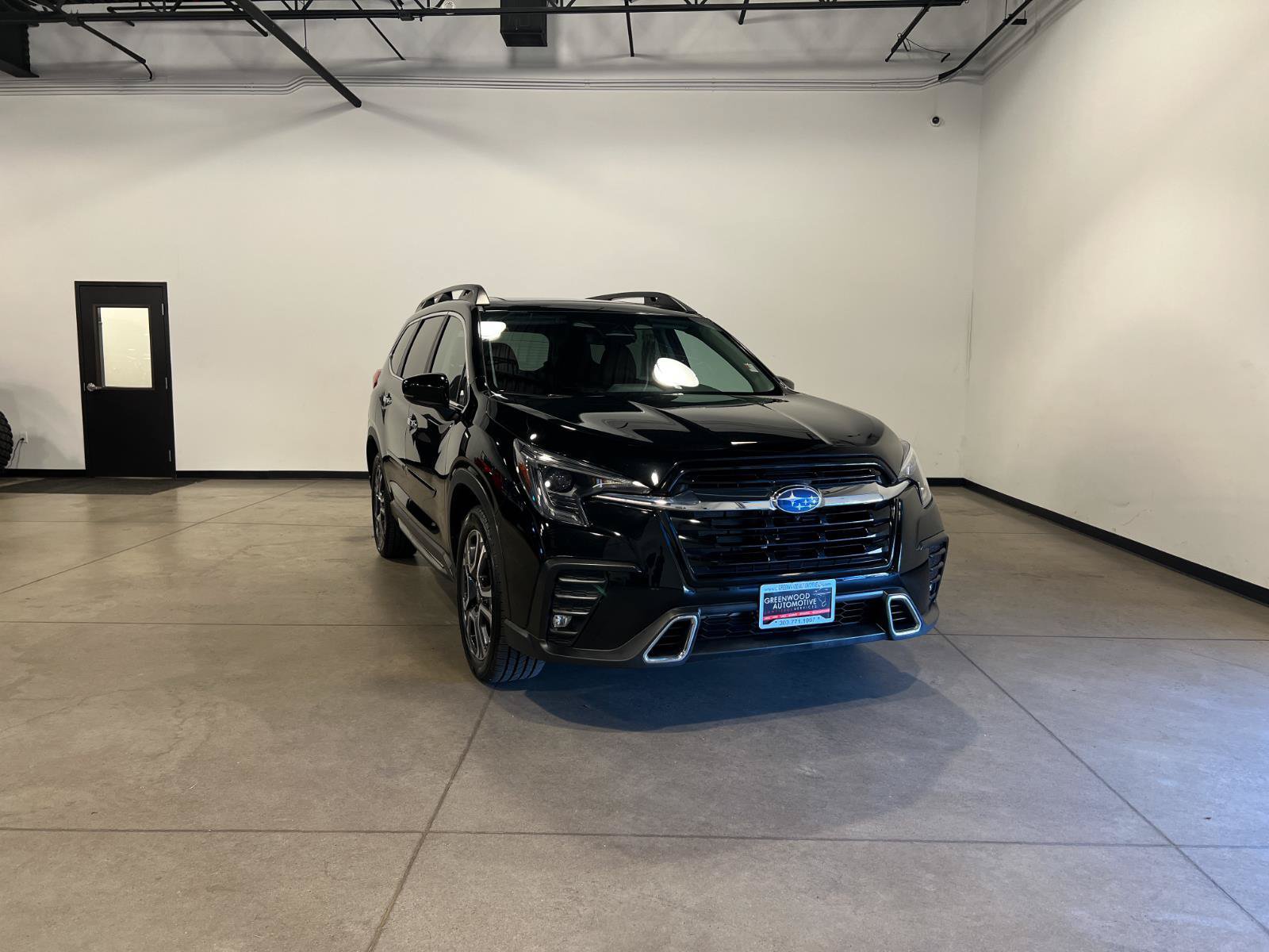 Used 2024 Subaru Ascent Touring AWD/4WD image 1