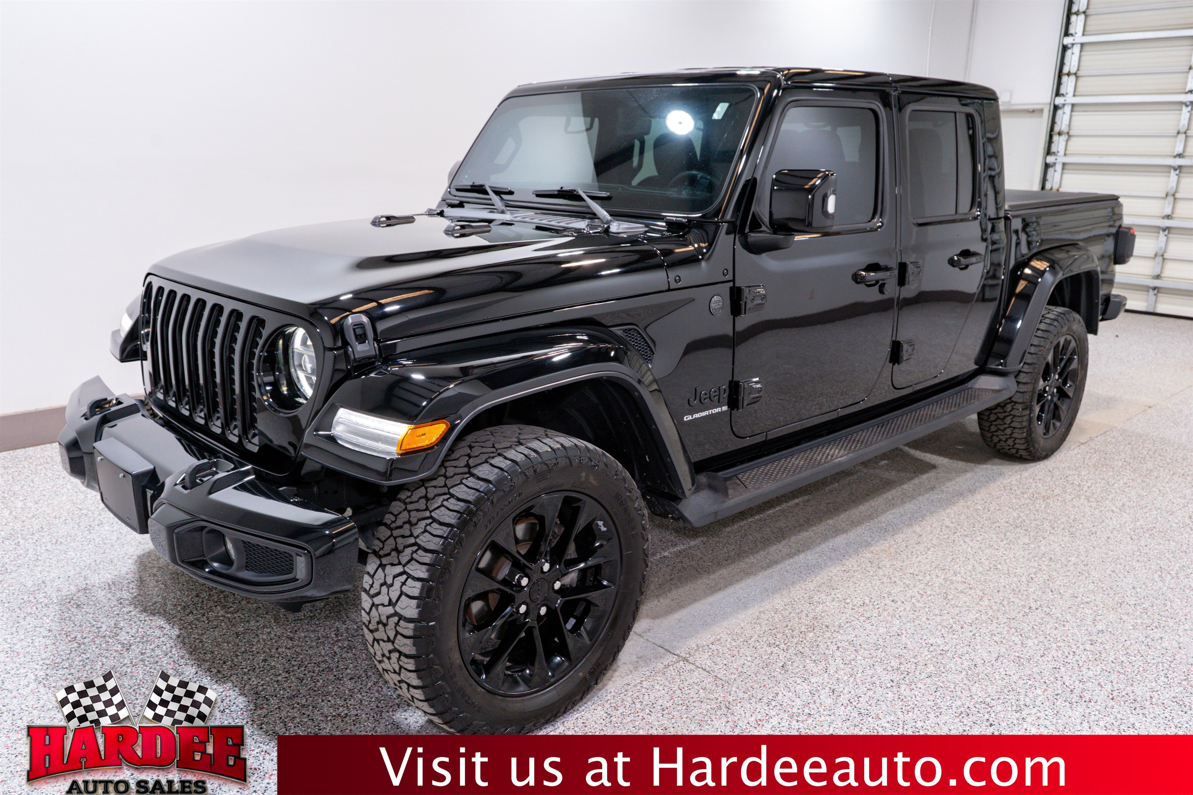 Used 2023 Jeep Gladiator Overland AWD/4WD image 2