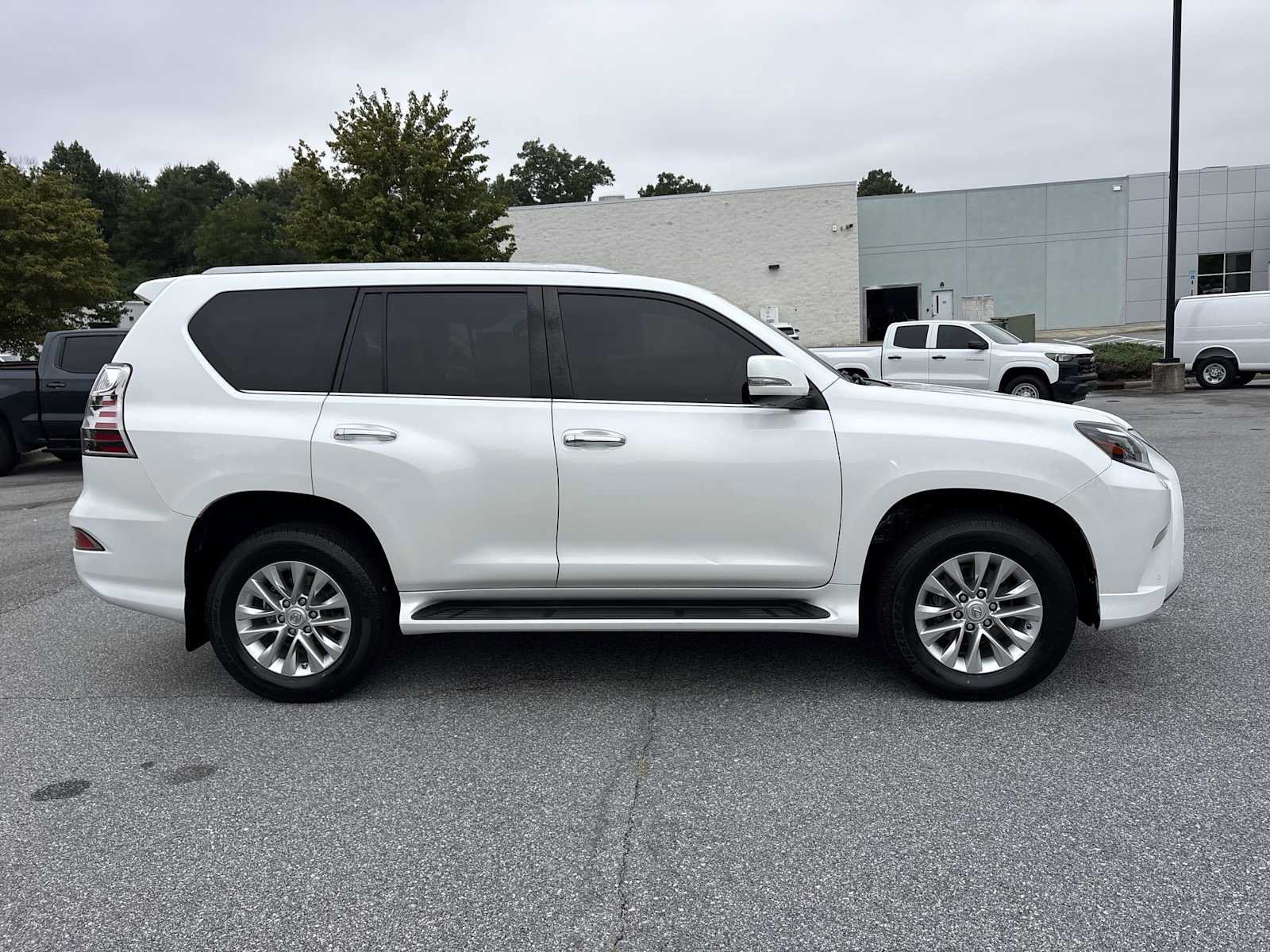 Used 2020 Lexus GX 460 Premium w/ Premium Package AWD/4WD image 5