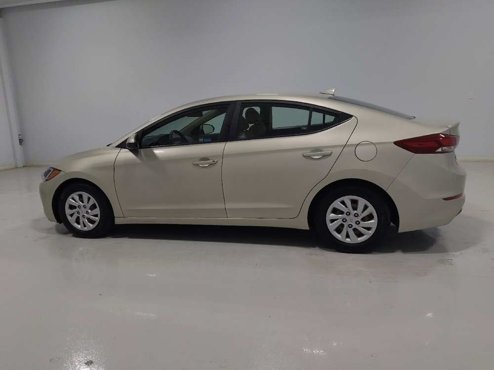 Used 2018 Hyundai Elantra SE w/ SE Connectivity Package 04 FWD image 3