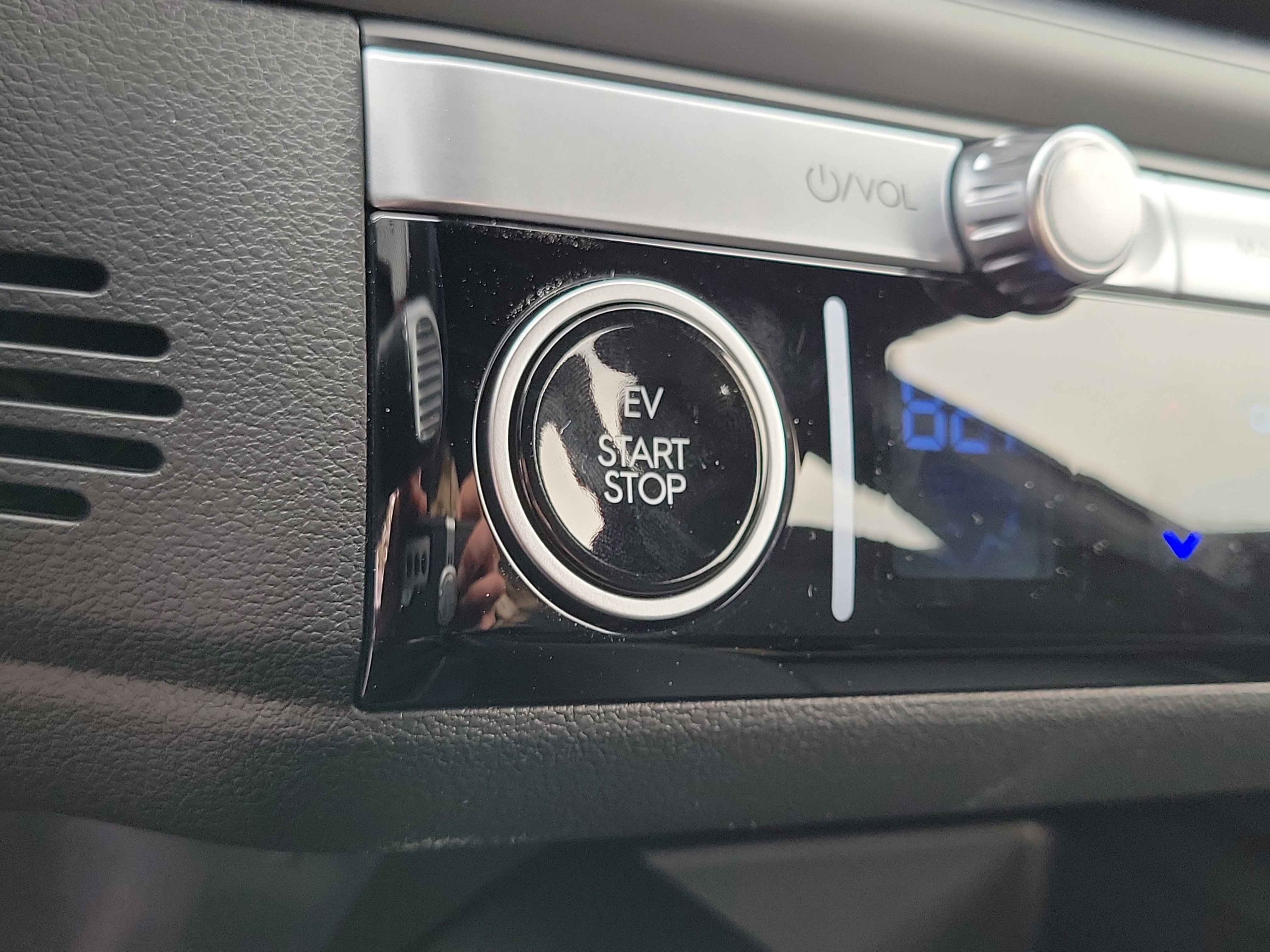 New 2025 Hyundai Ioniq 6 SE image 28