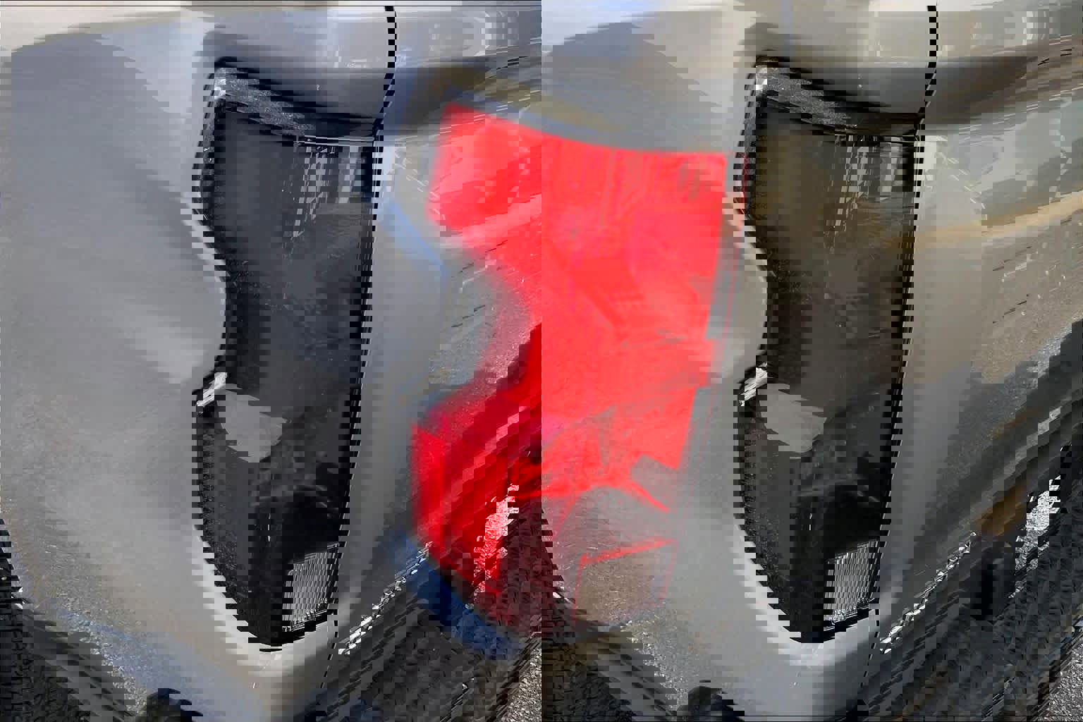 Used 2024 Chevrolet Colorado W/T image 27