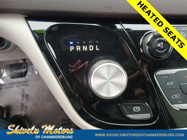 Used 2017 Chrysler Pacifica Touring-L Plus w/ Tire & Wheel Group image 25