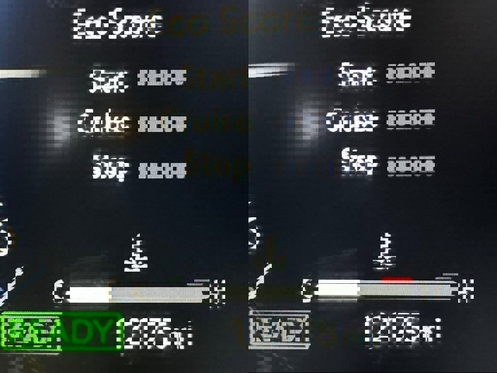 Used 2025 Toyota Sienna XSE image 24