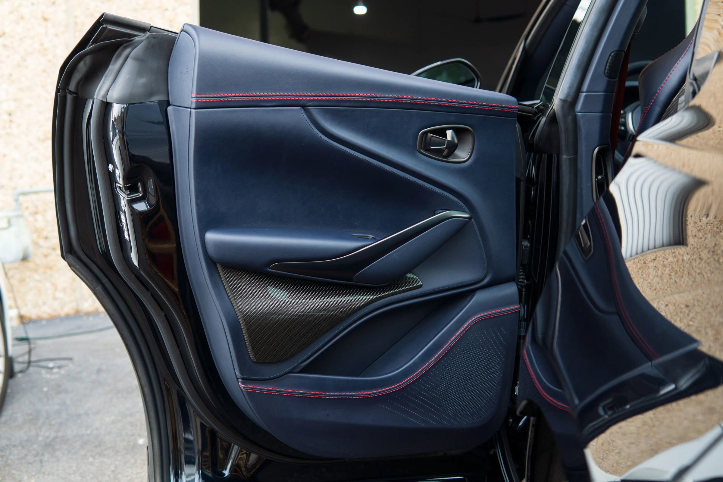 Used 2023 Aston Martin DBX 707 image 27