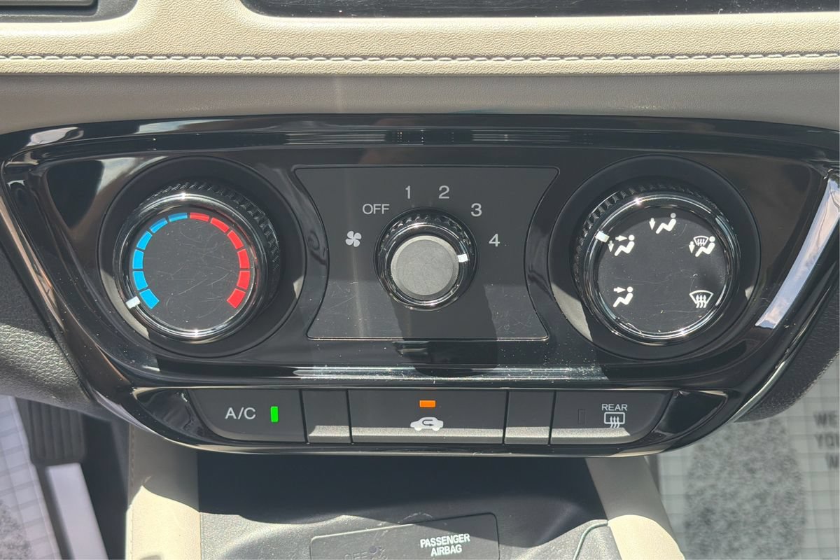Used 2018 Honda HR-V LX image 28