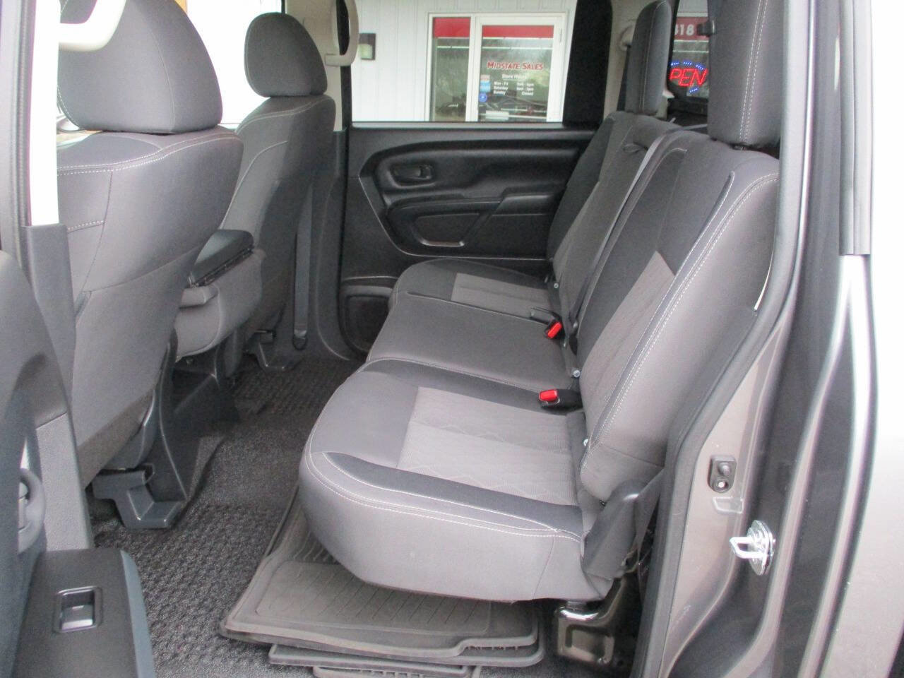 Used 2023 Nissan Titan S image 20