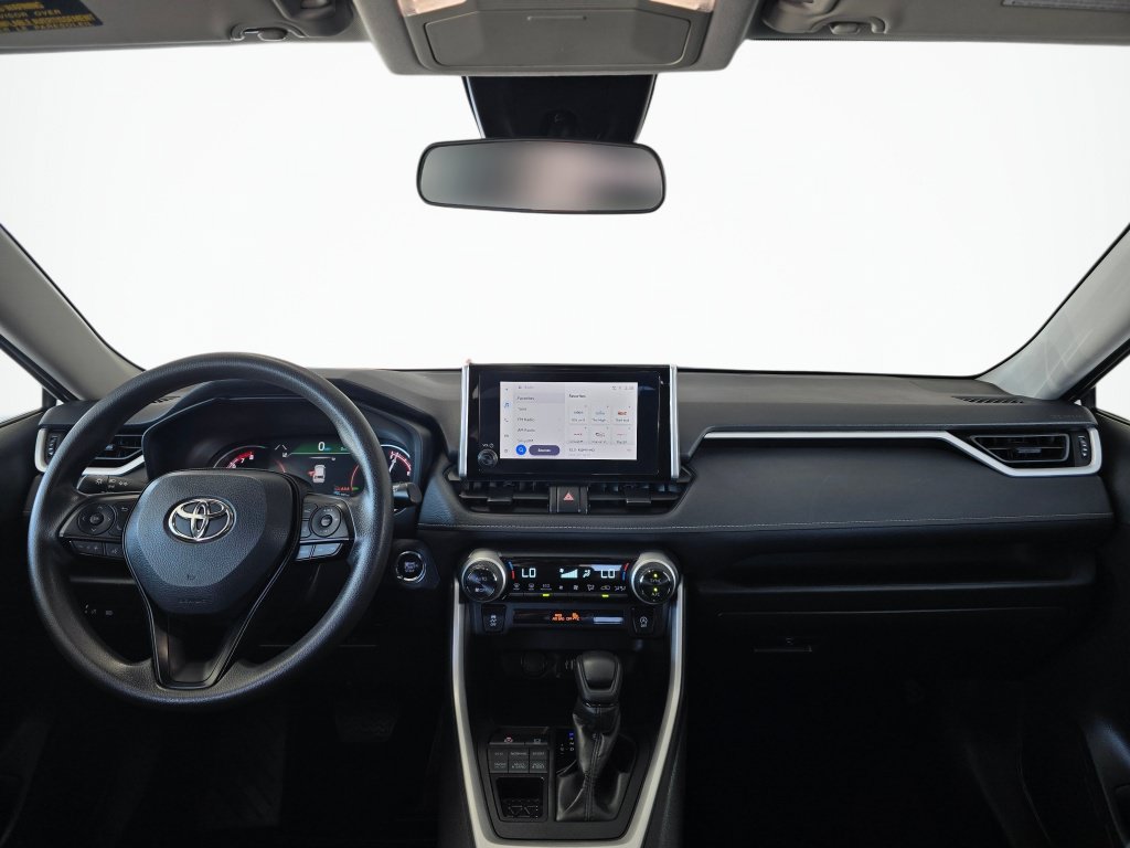 Used 2025 Toyota RAV4 XLE AWD/4WD image 33