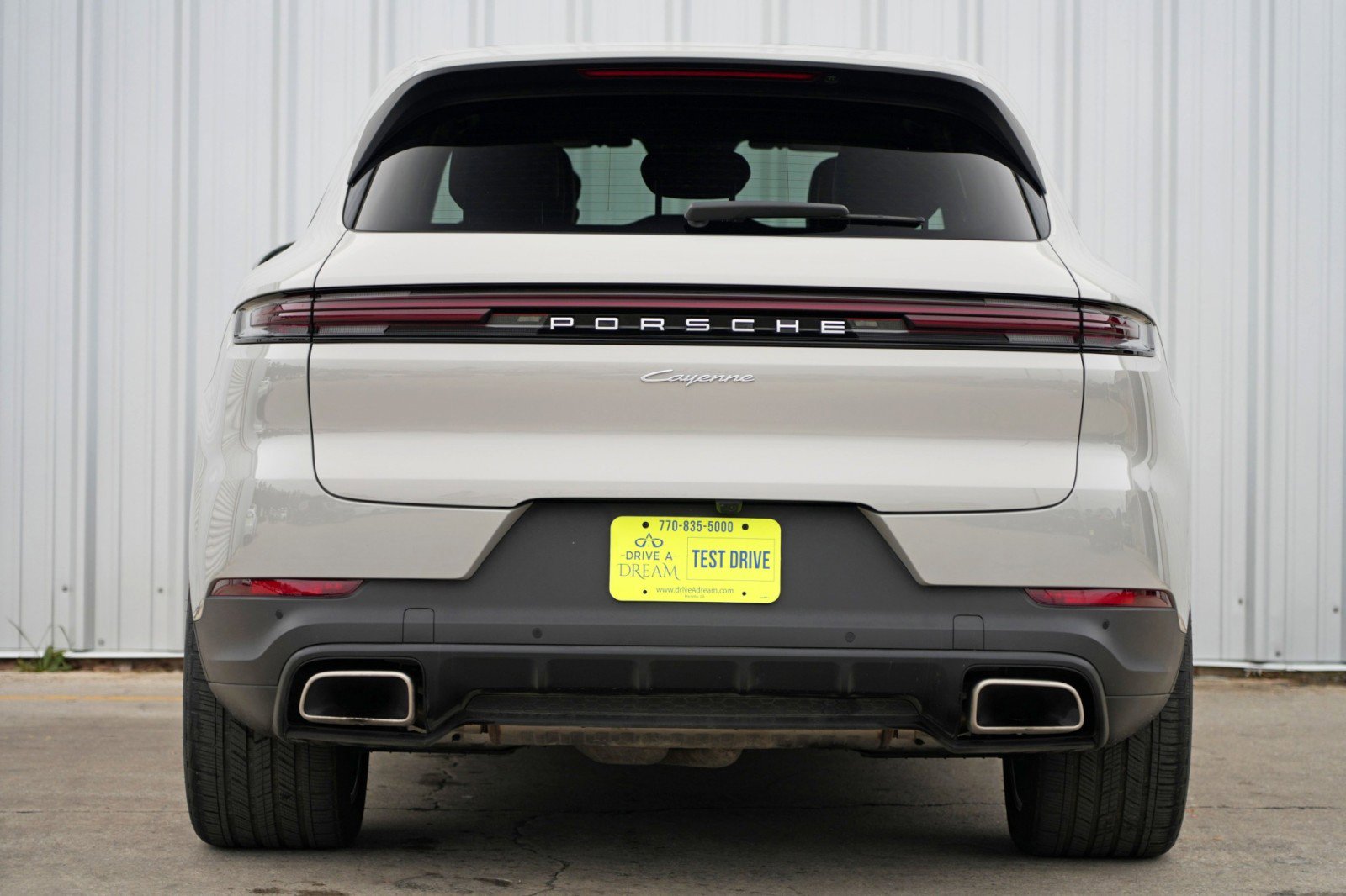 Used 2024 Porsche Cayenne w/ Premium Package image 11