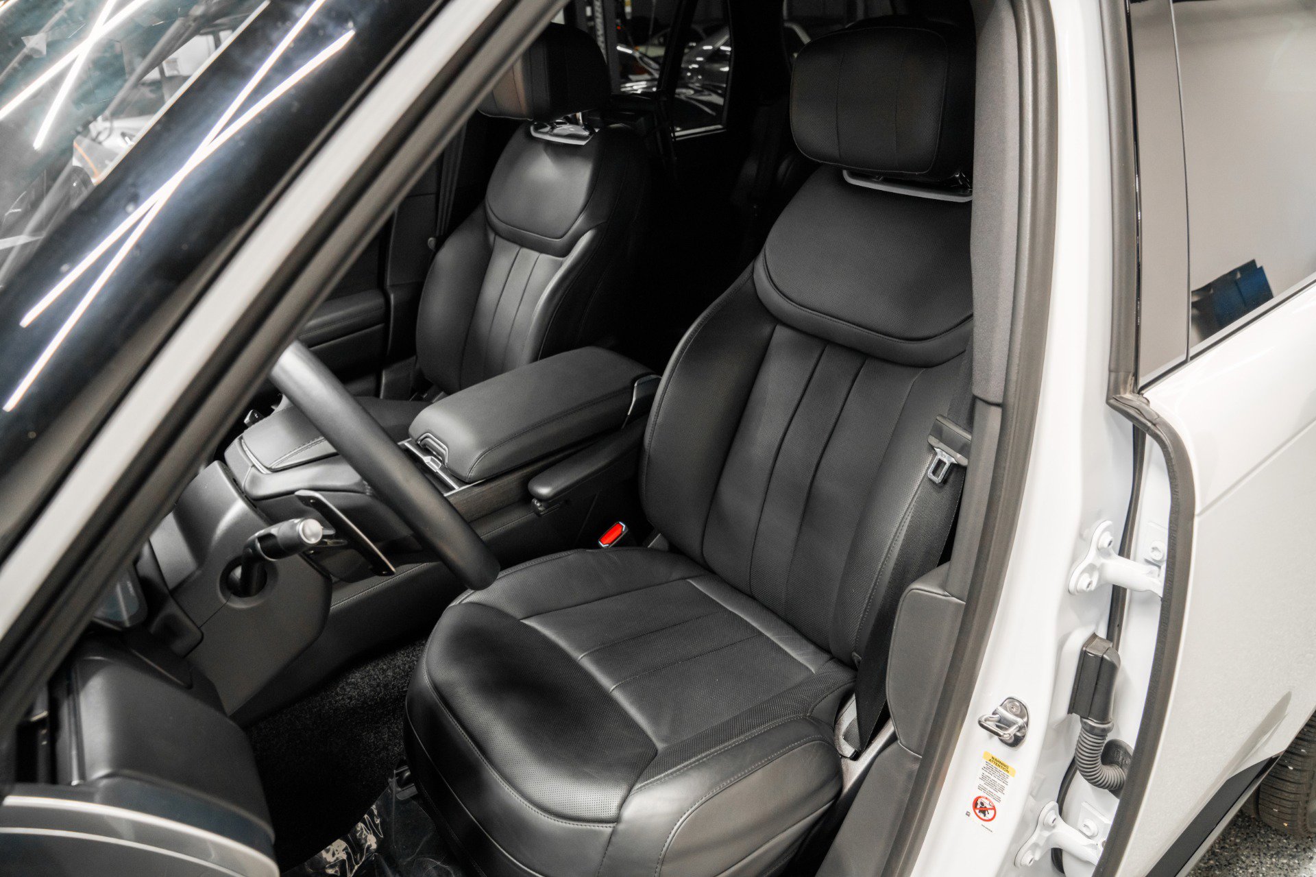 Used 2024 Land Rover Range Rover Autobiography image 23