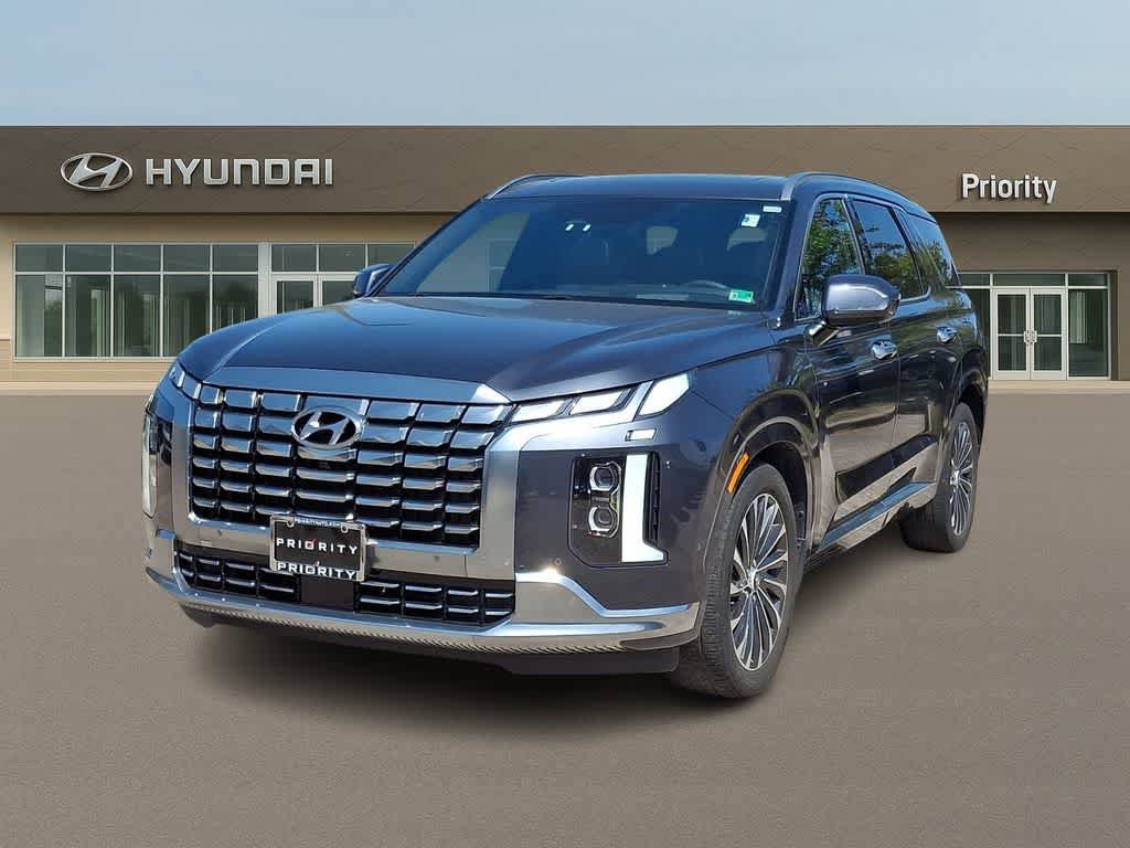 Used 2024 Hyundai Palisade Calligraphy image 1