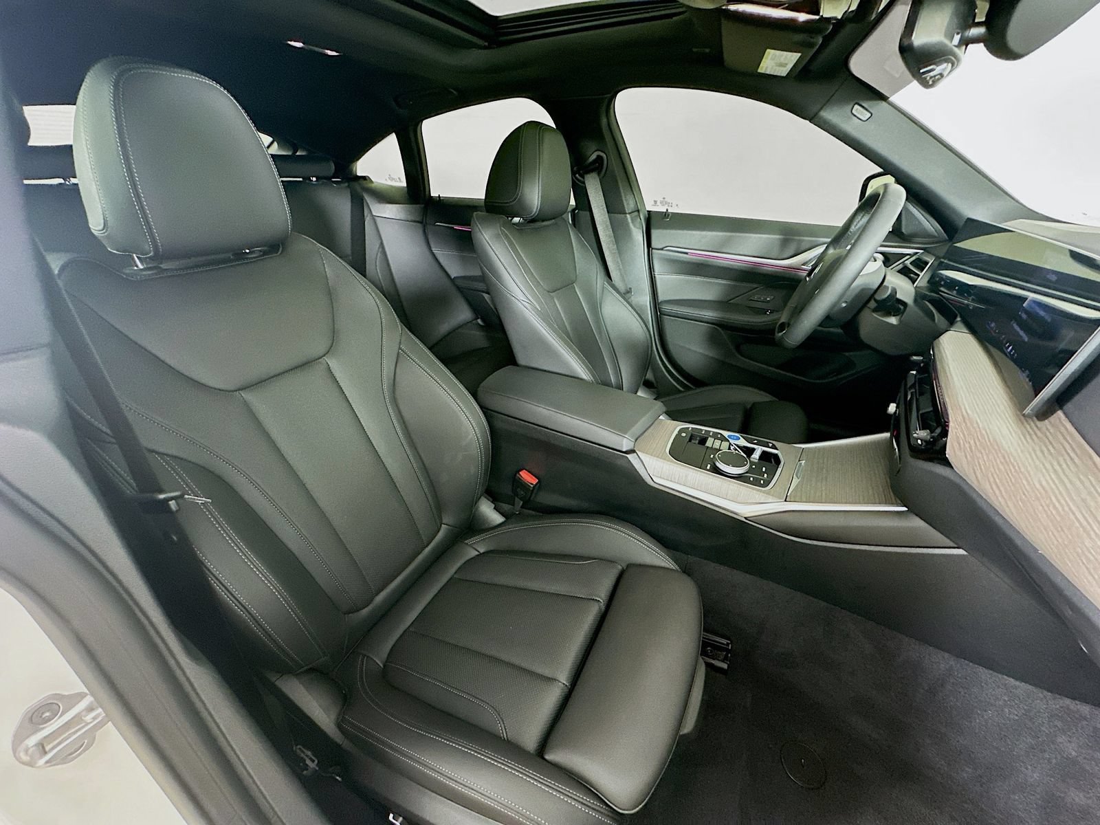 Used 2025 BMW i4 eDrive40 RWD image 47
