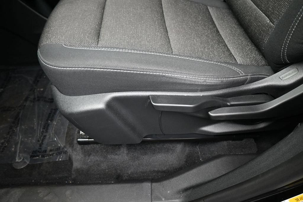 Used 2024 Chevrolet Traverse LS FWD image 17