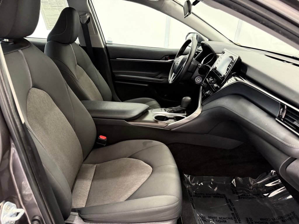 Used 2022 Toyota Camry LE FWD image 21