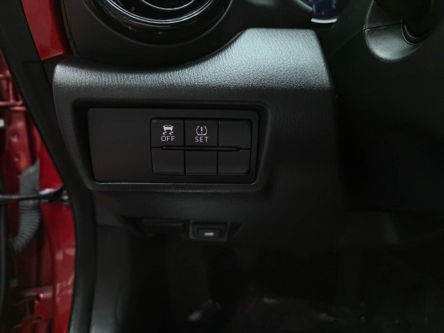 Used 2016 MAZDA MX-5 Miata Club RWD image 26